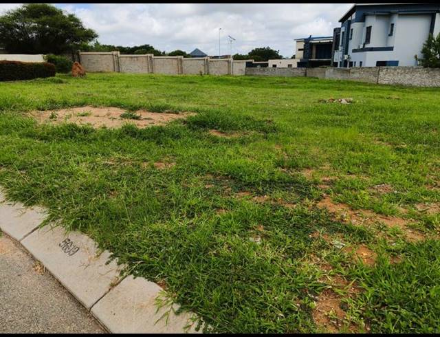 LAND FOR SALE IN WOODHILL ESTATE